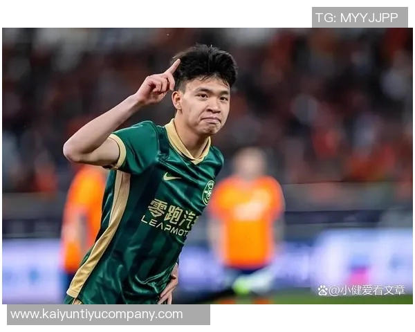 何超手球染黄引争议裁判漏判浙江进攻王钰栋愤怒砸球抗议